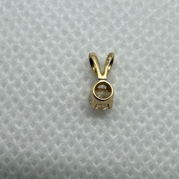 14k Yellow Gold Diamond Solitaire Pendant Round 4 Prong, 0.15 TCW, 0.24g - Picture 9 of 15